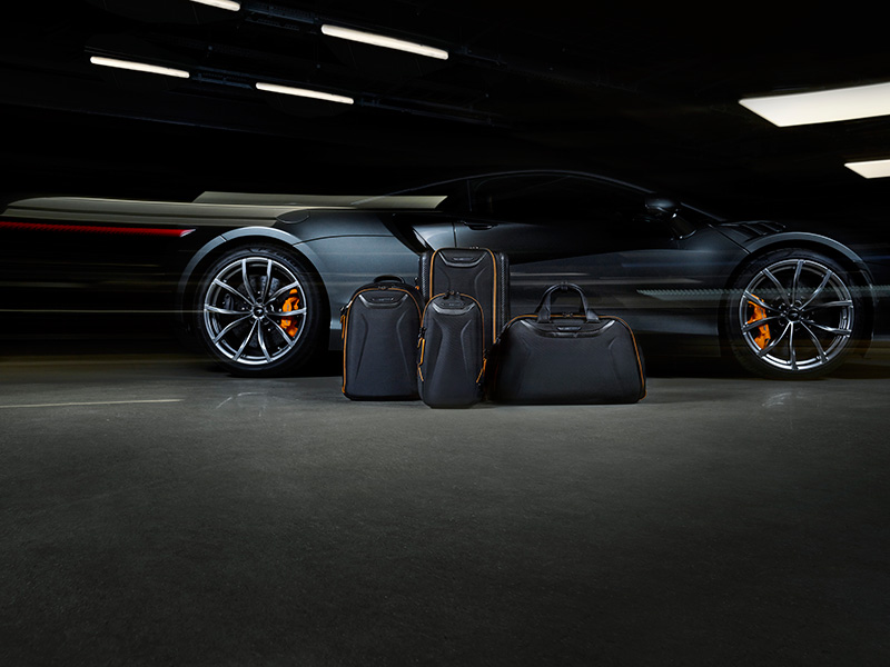 مجموعة فاخرة محدودة الإصدار من TUMI  احتفالاً بمرور 60 عاماً على تأسيس McLaren